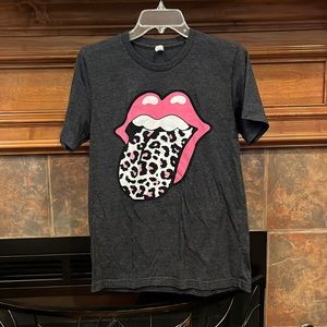 Medium Bella canvas tee.